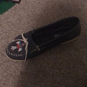 Minnetonka leather with red and white beading